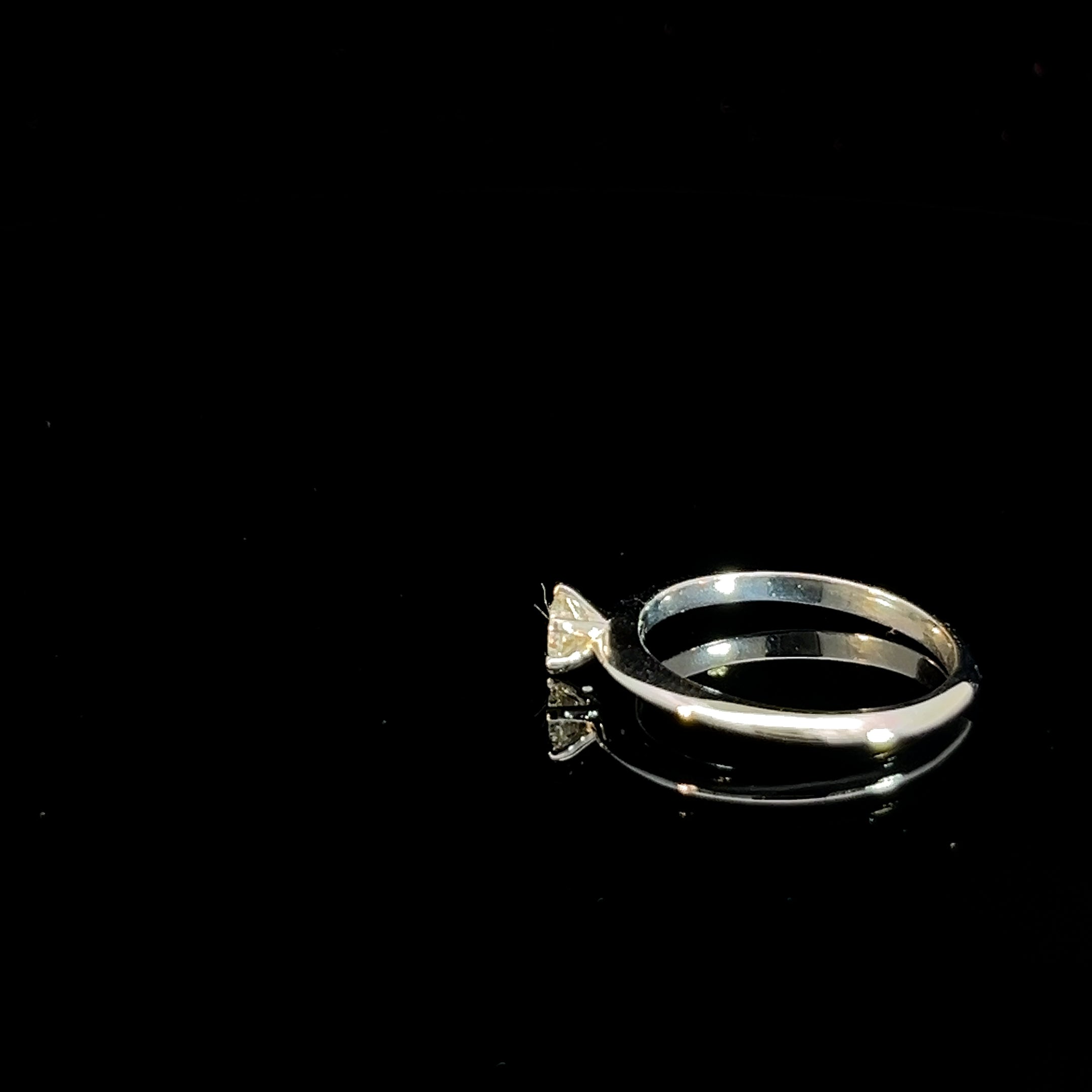 Anillo Solitario Diamante 0,30 cts - Oro Blanco